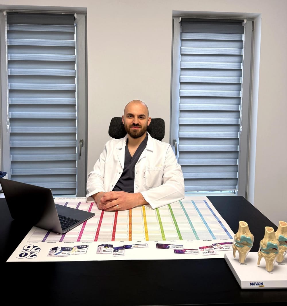 Dr. Paul-Cătălin Cioanca în cabinet